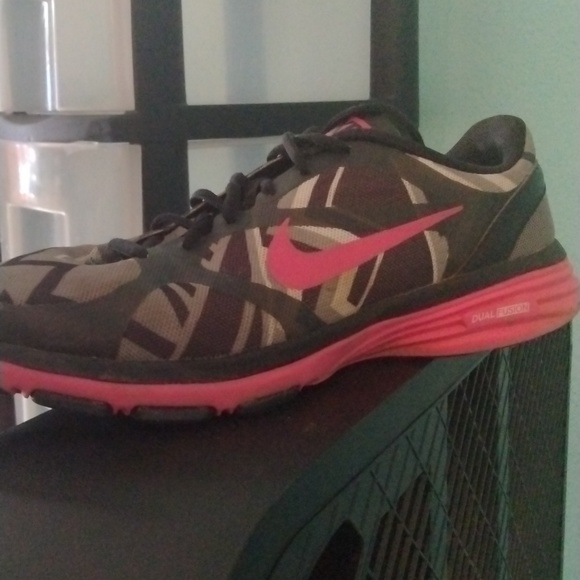 Clothes - Picture 11 of 12